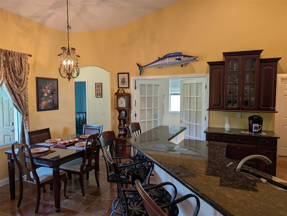 En Venta: $650,000 (3 camas, 2 baños, 1916 Pies cuadrados)