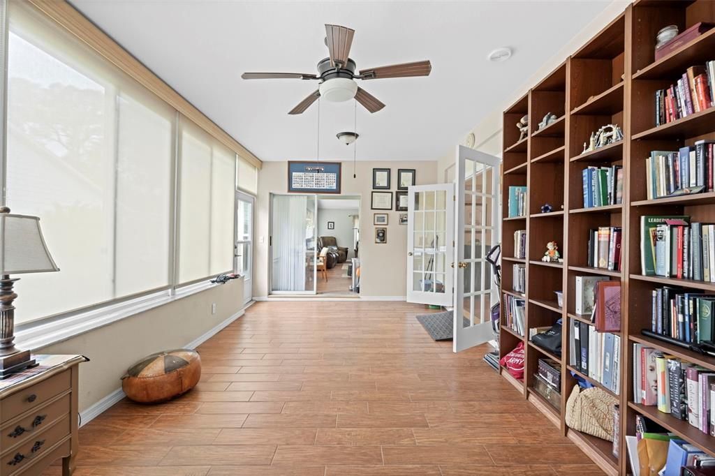 Activo con contrato: $375,000 (3 camas, 2 baños, 1949 Pies cuadrados)