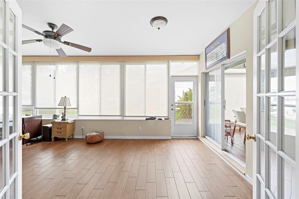 Activo con contrato: $375,000 (3 camas, 2 baños, 1949 Pies cuadrados)
