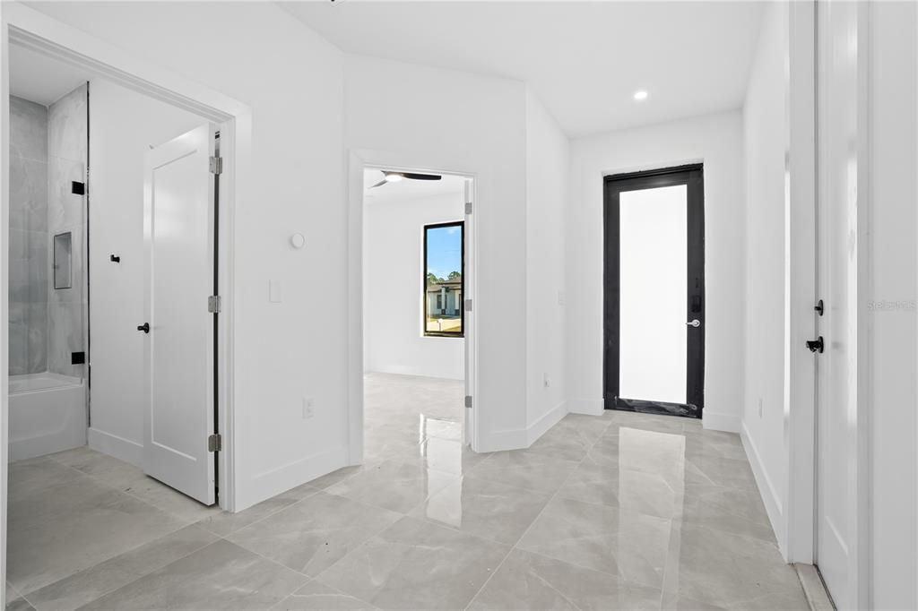 Activo con contrato: $269,999 (3 camas, 2 baños, 1325 Pies cuadrados)