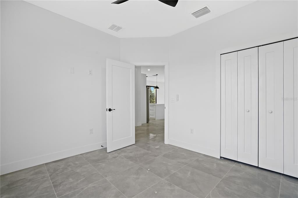 Activo con contrato: $269,999 (3 camas, 2 baños, 1325 Pies cuadrados)