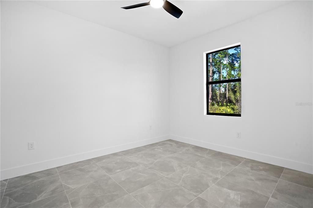 Activo con contrato: $269,999 (3 camas, 2 baños, 1325 Pies cuadrados)