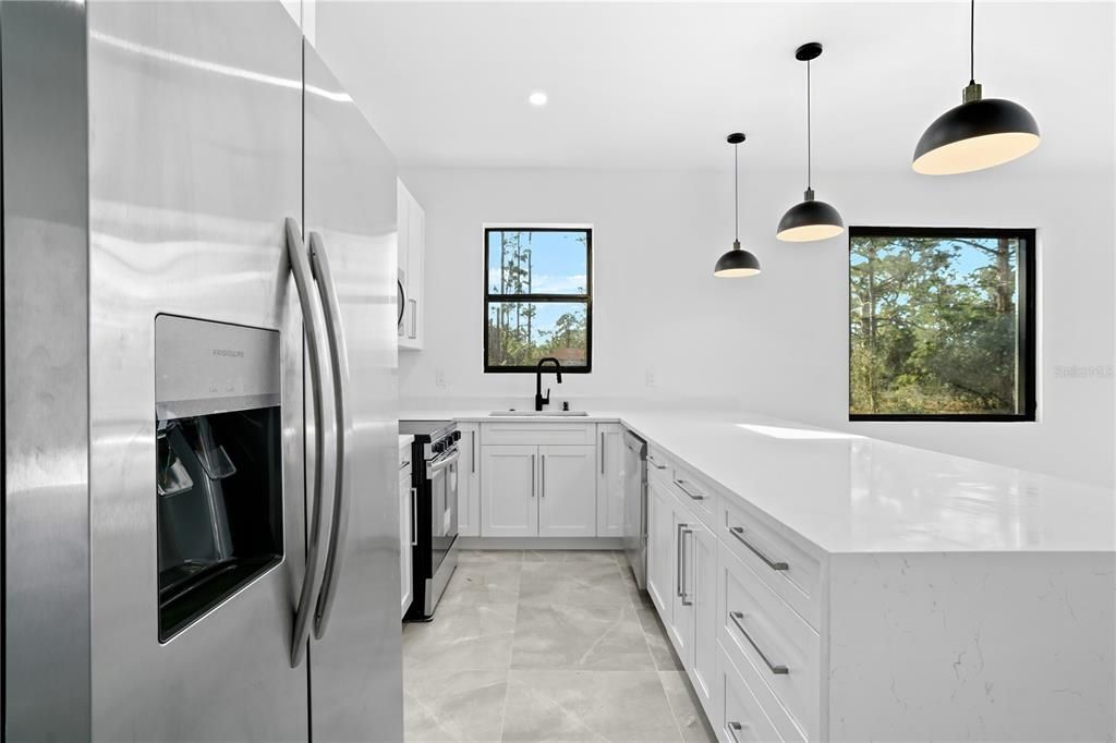 Activo con contrato: $269,999 (3 camas, 2 baños, 1325 Pies cuadrados)