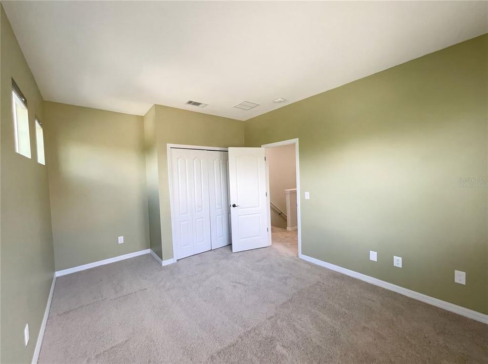 Activo con contrato: $360,000 (3 camas, 2 baños, 1840 Pies cuadrados)