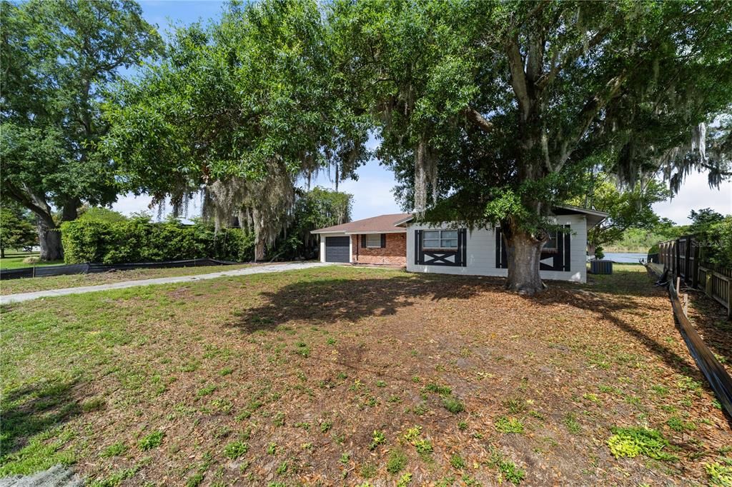 For Sale: $1,350,000 (1.07 acres)
