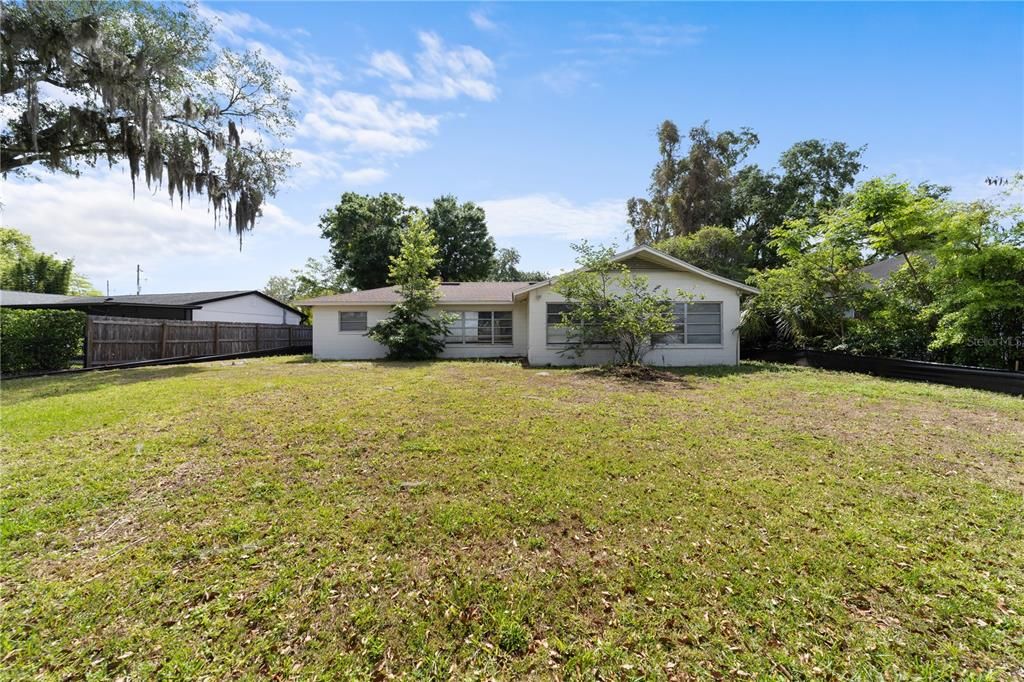 For Sale: $1,350,000 (1.07 acres)