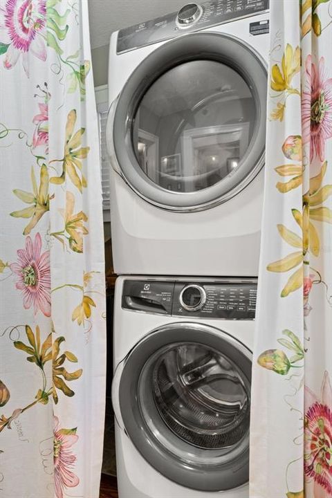 待售: $880,000 (5 贝兹, 0 浴室, 2308 平方英尺)