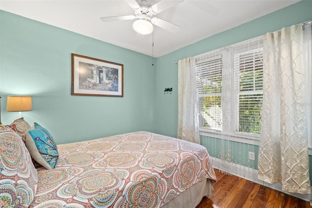 待售: $880,000 (5 贝兹, 0 浴室, 2308 平方英尺)