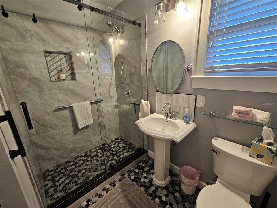 待售: $880,000 (5 贝兹, 0 浴室, 2308 平方英尺)