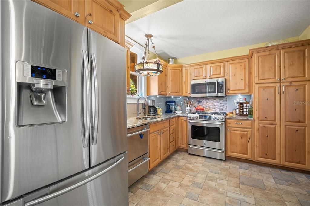 待售: $880,000 (5 贝兹, 0 浴室, 2308 平方英尺)