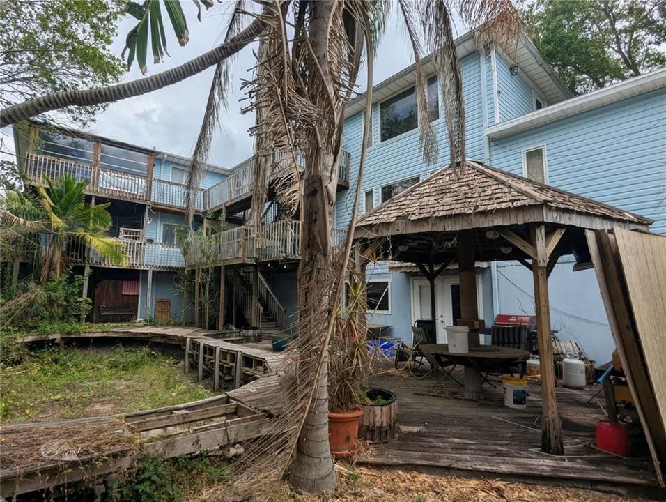 На продажу: $995,000 (0.59 acres)