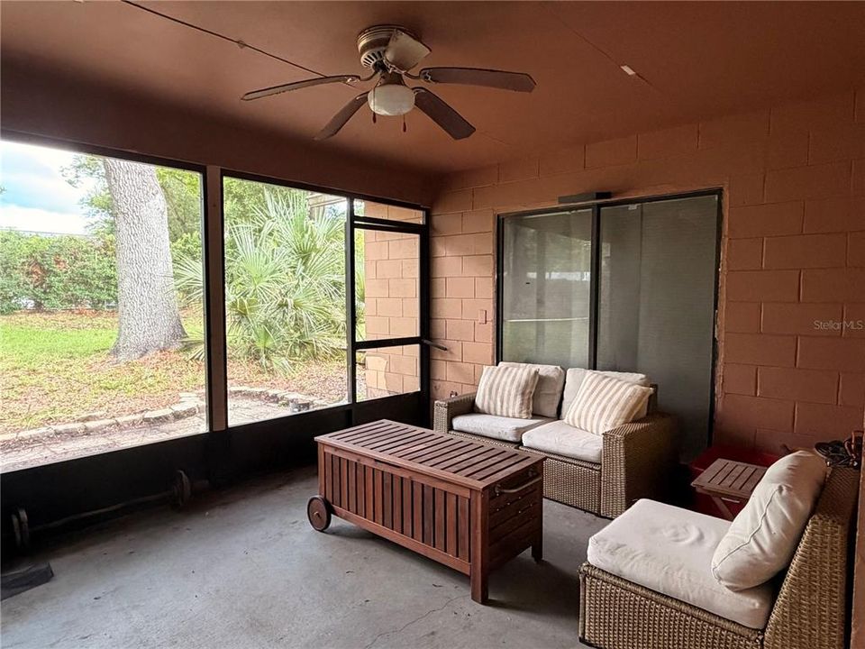 For Sale: $325,000 (4 beds, 2 baths, 1704 Square Feet)