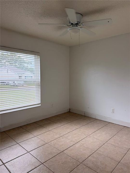 For Sale: $325,000 (4 beds, 2 baths, 1704 Square Feet)