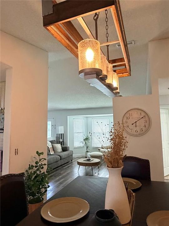 For Sale: $325,000 (4 beds, 2 baths, 1704 Square Feet)