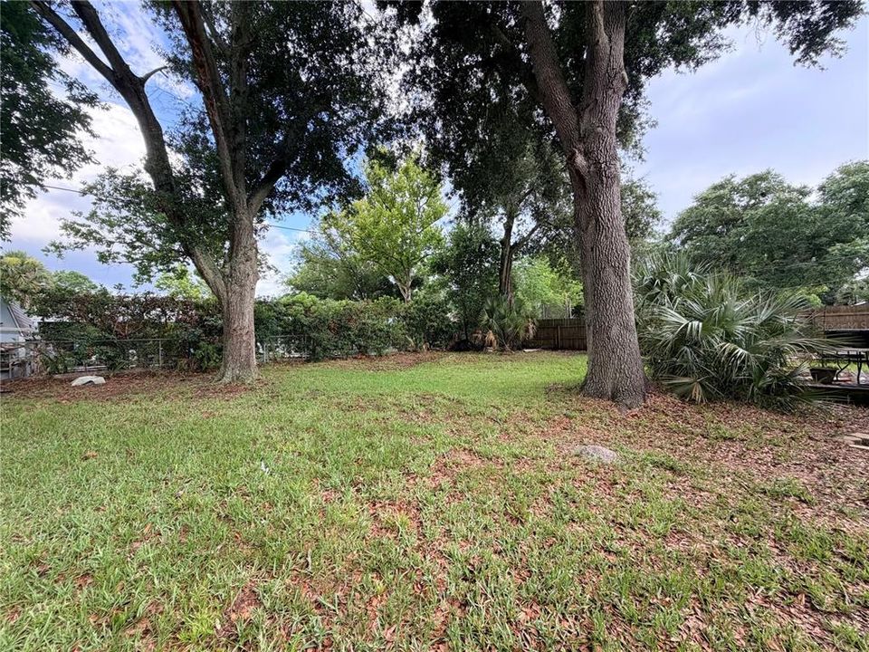 For Sale: $325,000 (4 beds, 2 baths, 1704 Square Feet)