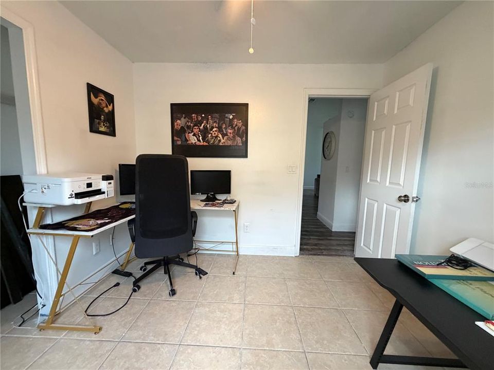 For Sale: $325,000 (4 beds, 2 baths, 1704 Square Feet)