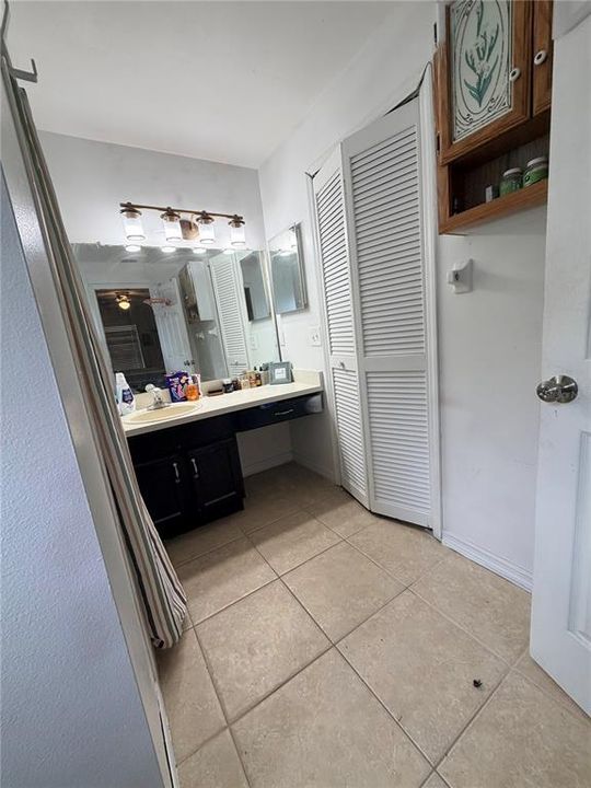 For Sale: $325,000 (4 beds, 2 baths, 1704 Square Feet)
