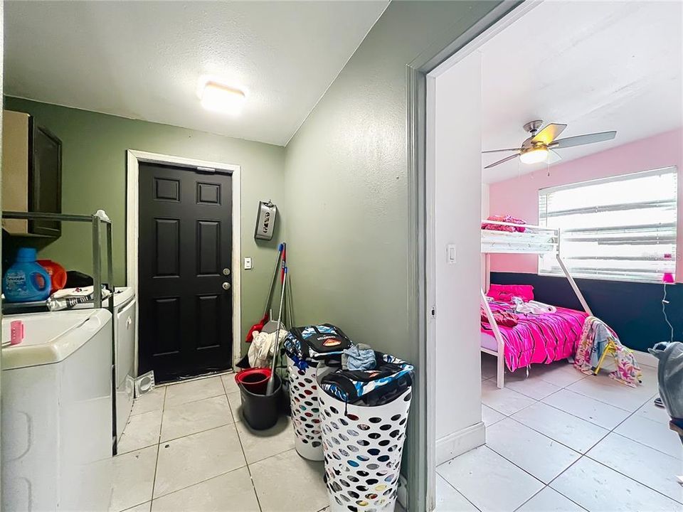 На продажу: $269,000 (4 спален, 2 ванн, 1390 Квадратных фут)