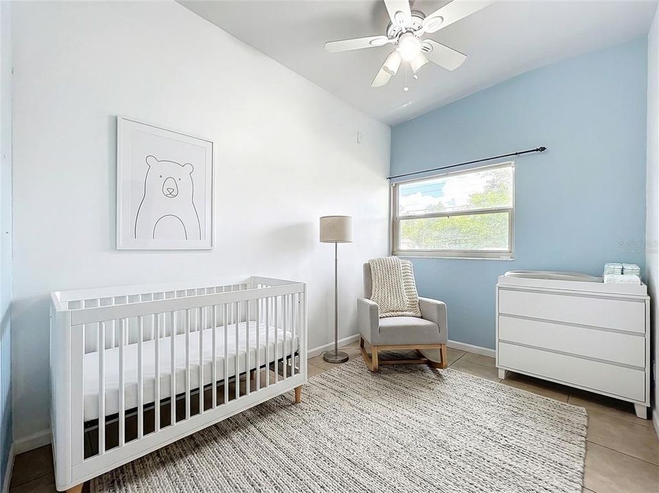 На продажу: $269,000 (4 спален, 2 ванн, 1390 Квадратных фут)