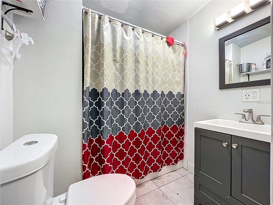 На продажу: $269,000 (4 спален, 2 ванн, 1390 Квадратных фут)