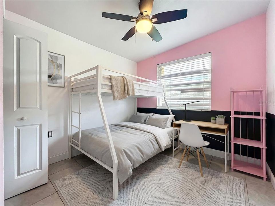 На продажу: $269,000 (4 спален, 2 ванн, 1390 Квадратных фут)