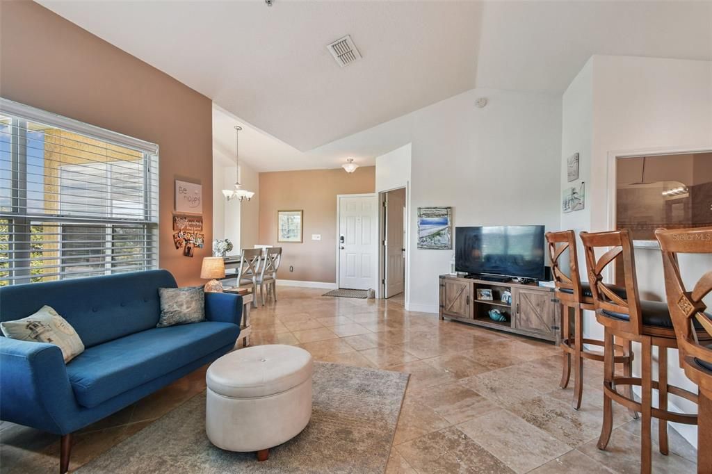 Active With Contract: $254,900 (2 beds, 2 baths, 925 Square Feet)