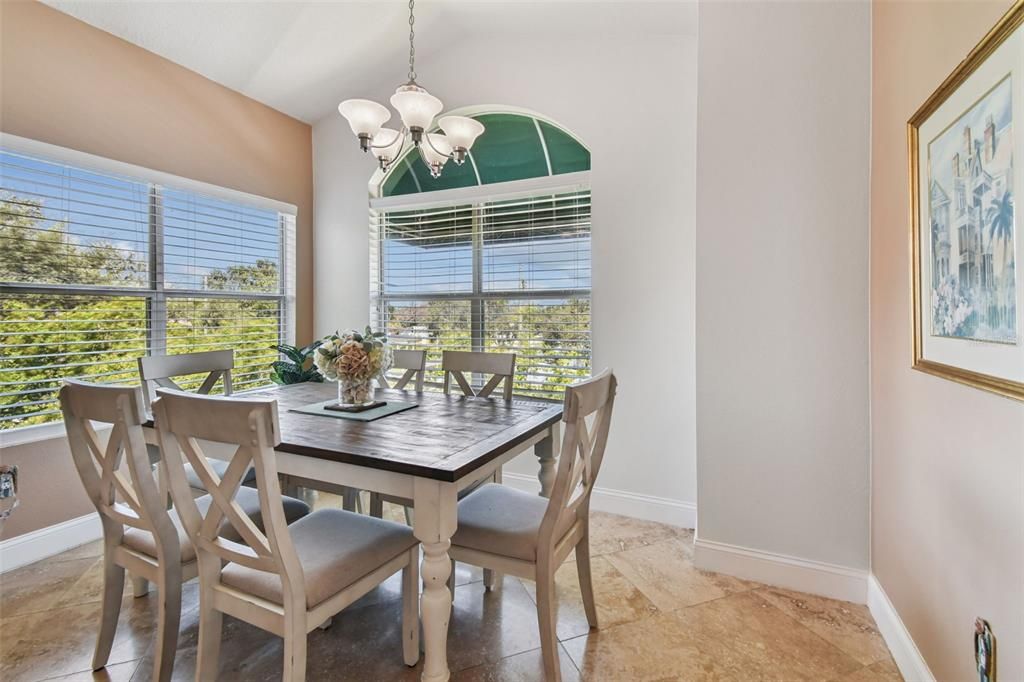 Active With Contract: $254,900 (2 beds, 2 baths, 925 Square Feet)