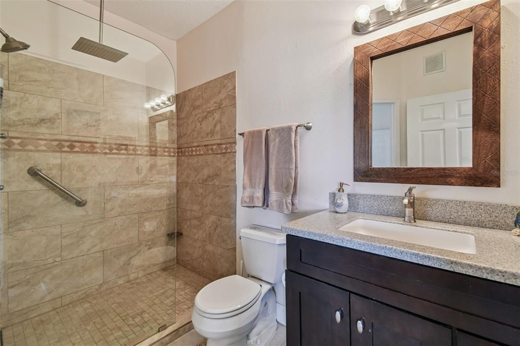 Active With Contract: $254,900 (2 beds, 2 baths, 925 Square Feet)