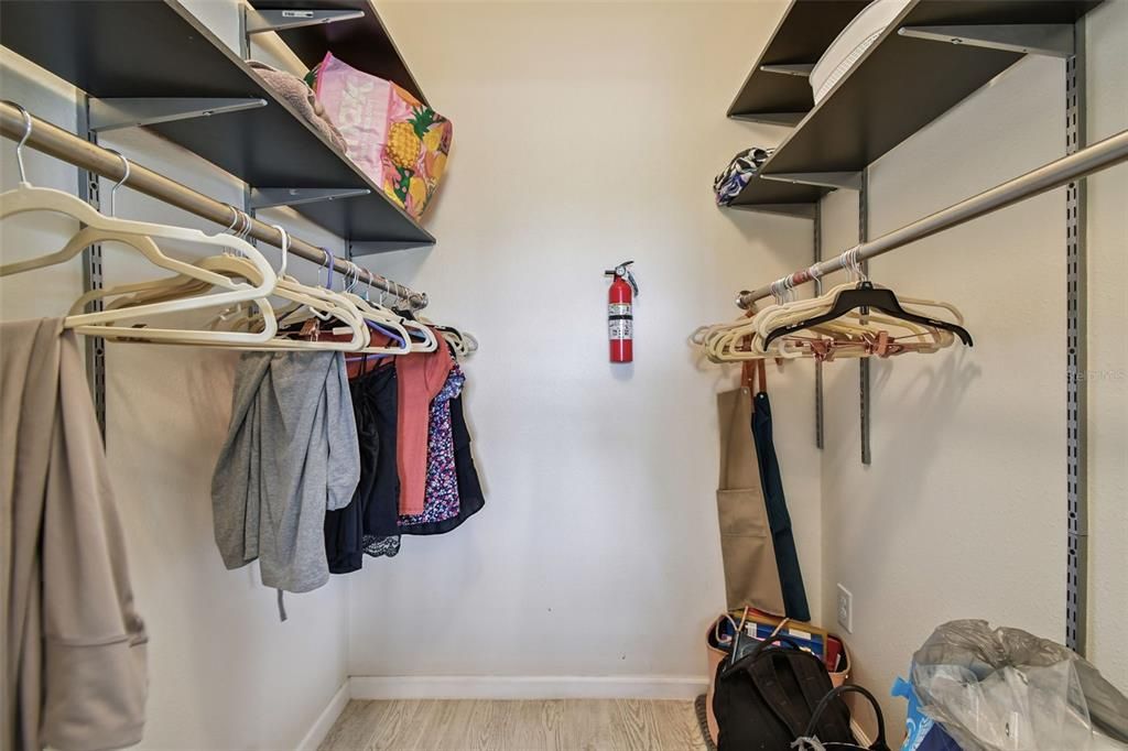Active With Contract: $254,900 (2 beds, 2 baths, 925 Square Feet)