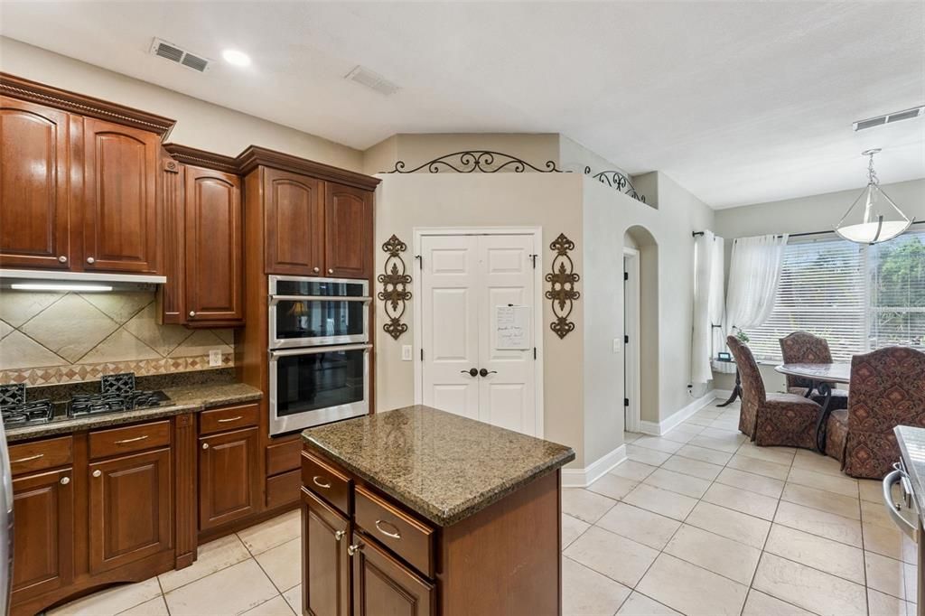 For Sale: $815,000 (6 beds, 3 baths, 3686 Square Feet)