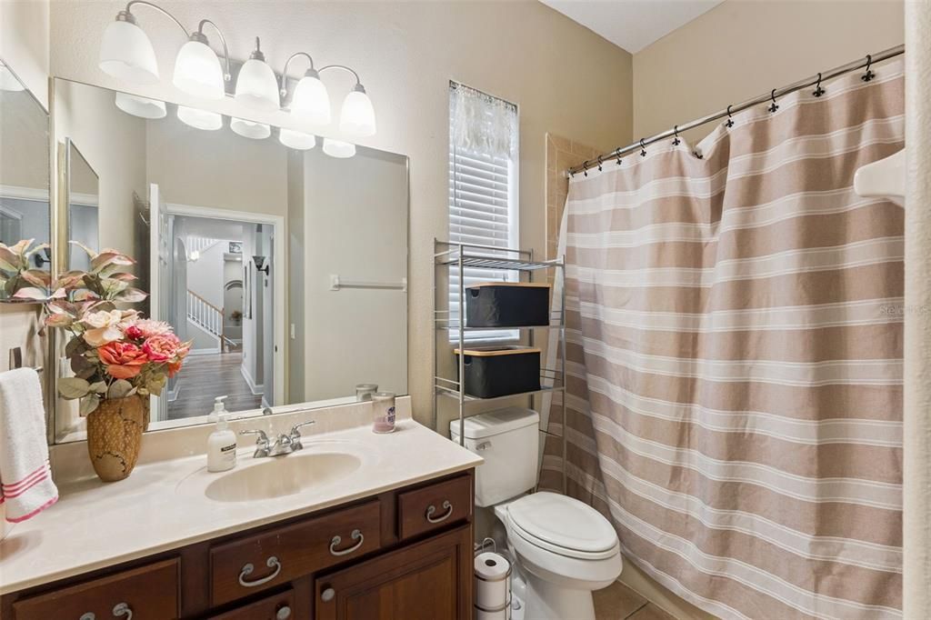For Sale: $815,000 (6 beds, 3 baths, 3686 Square Feet)