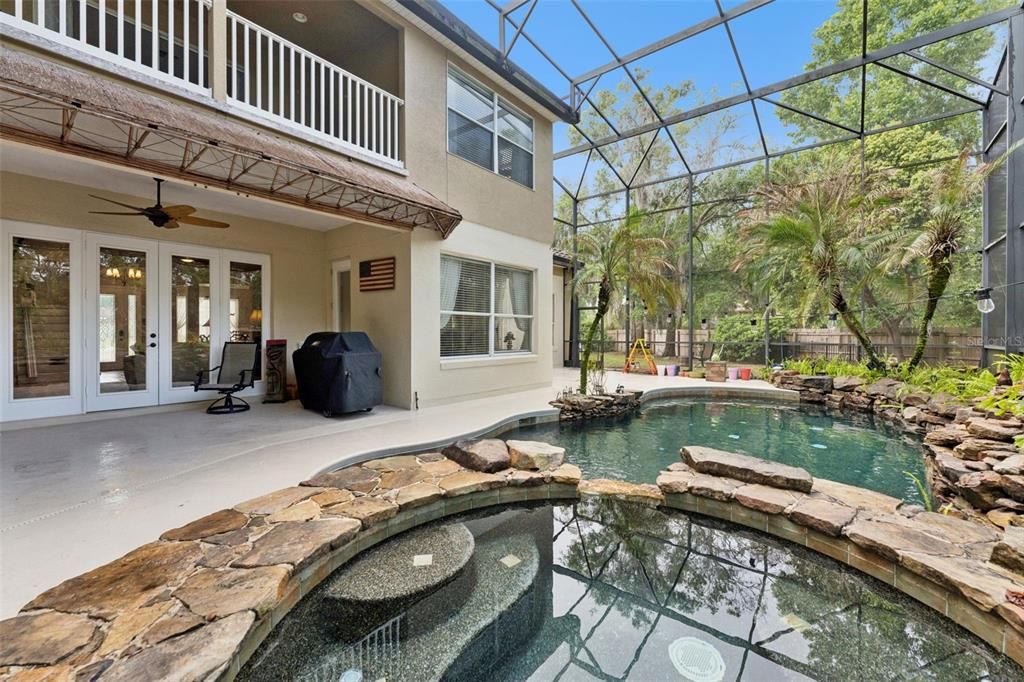 For Sale: $815,000 (6 beds, 3 baths, 3686 Square Feet)