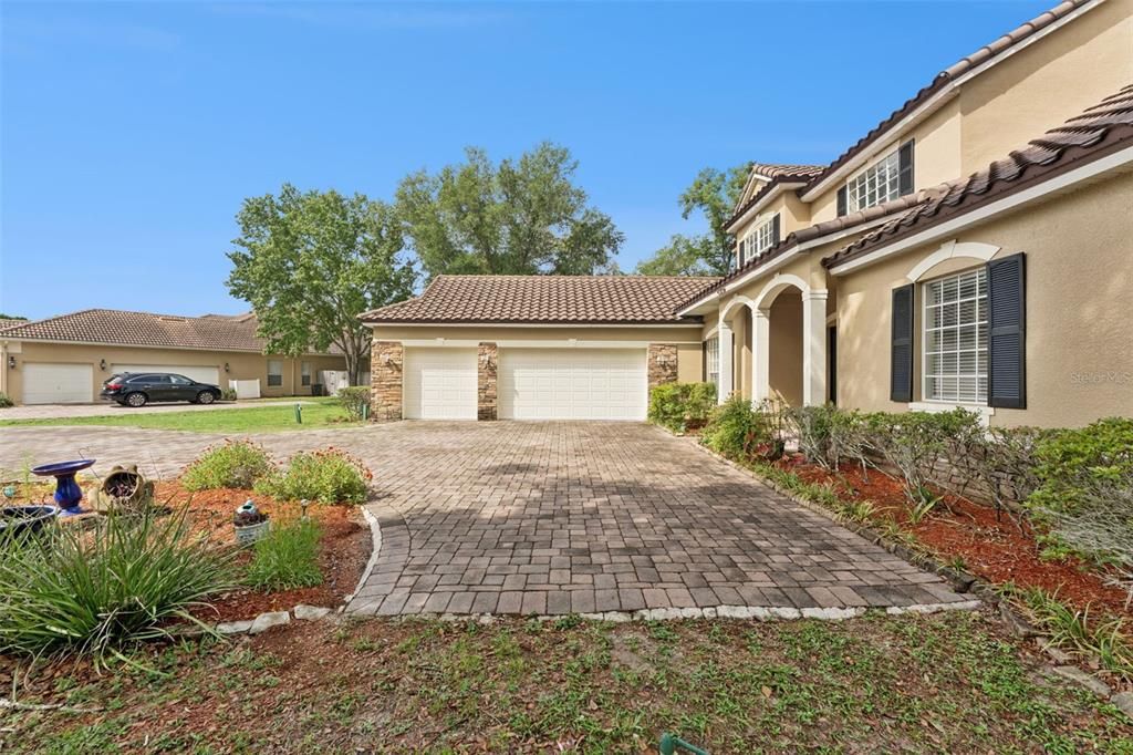 For Sale: $815,000 (6 beds, 3 baths, 3686 Square Feet)