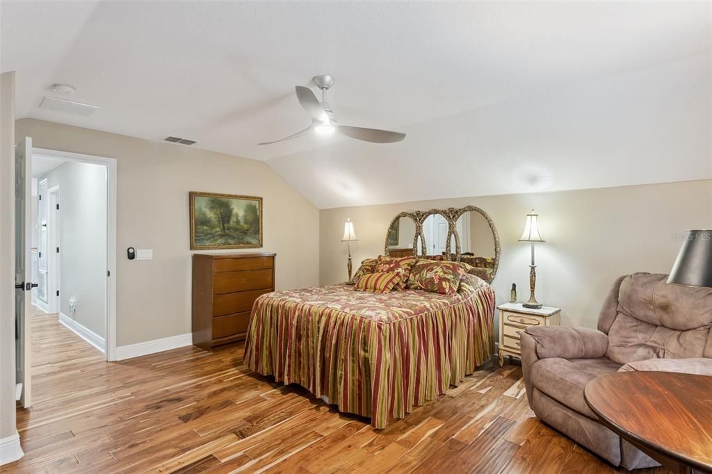 For Sale: $815,000 (6 beds, 3 baths, 3686 Square Feet)