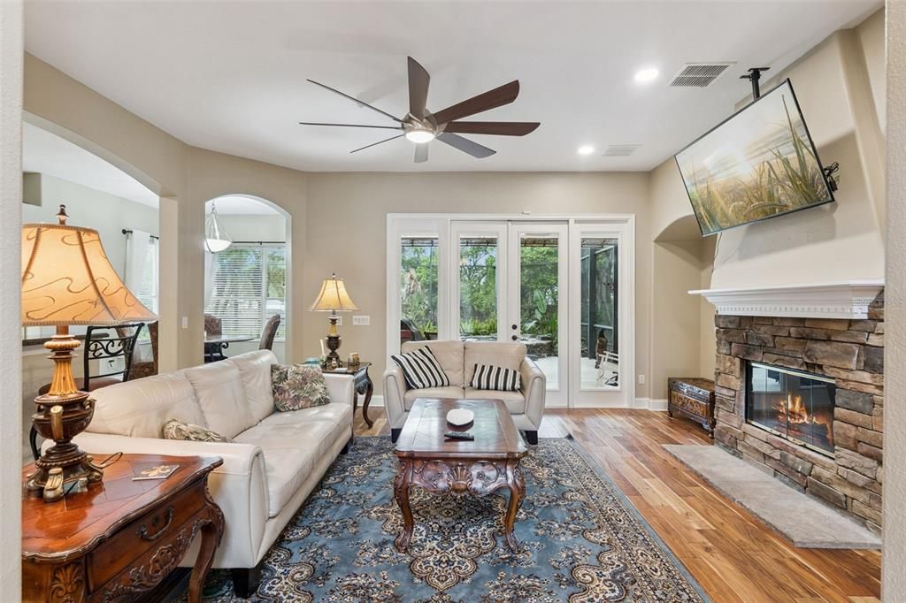 For Sale: $815,000 (6 beds, 3 baths, 3686 Square Feet)