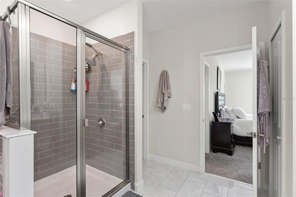 Activo con contrato: $699,000 (5 camas, 3 baños, 3795 Pies cuadrados)