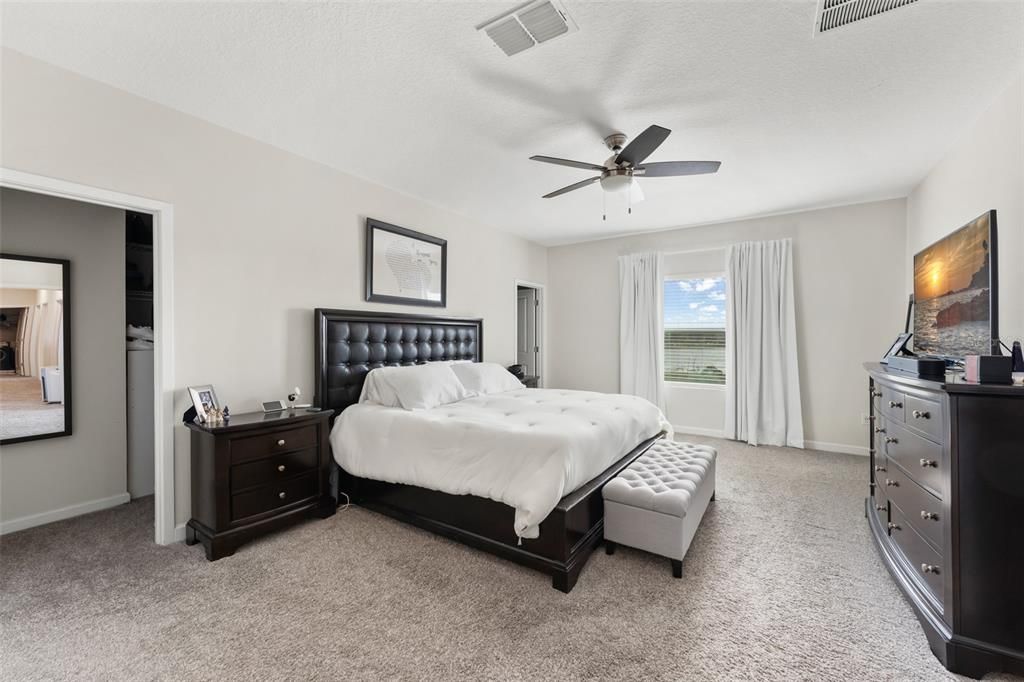 Activo con contrato: $699,000 (5 camas, 3 baños, 3795 Pies cuadrados)