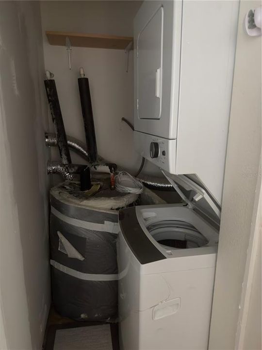 В аренду: $1,900 (1 спален, 1 ванн, 1896 Квадратных фут)