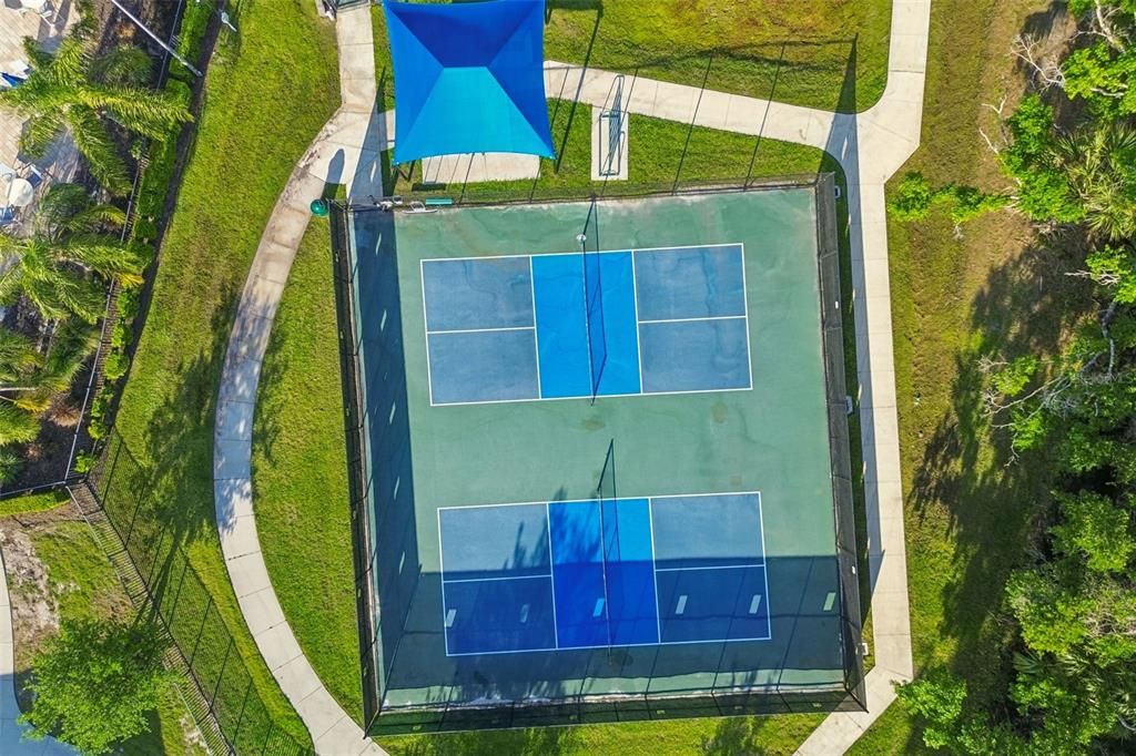 Под контрактом: $740,000 (3 спален, 2 ванн, 2203 Квадратных фут)