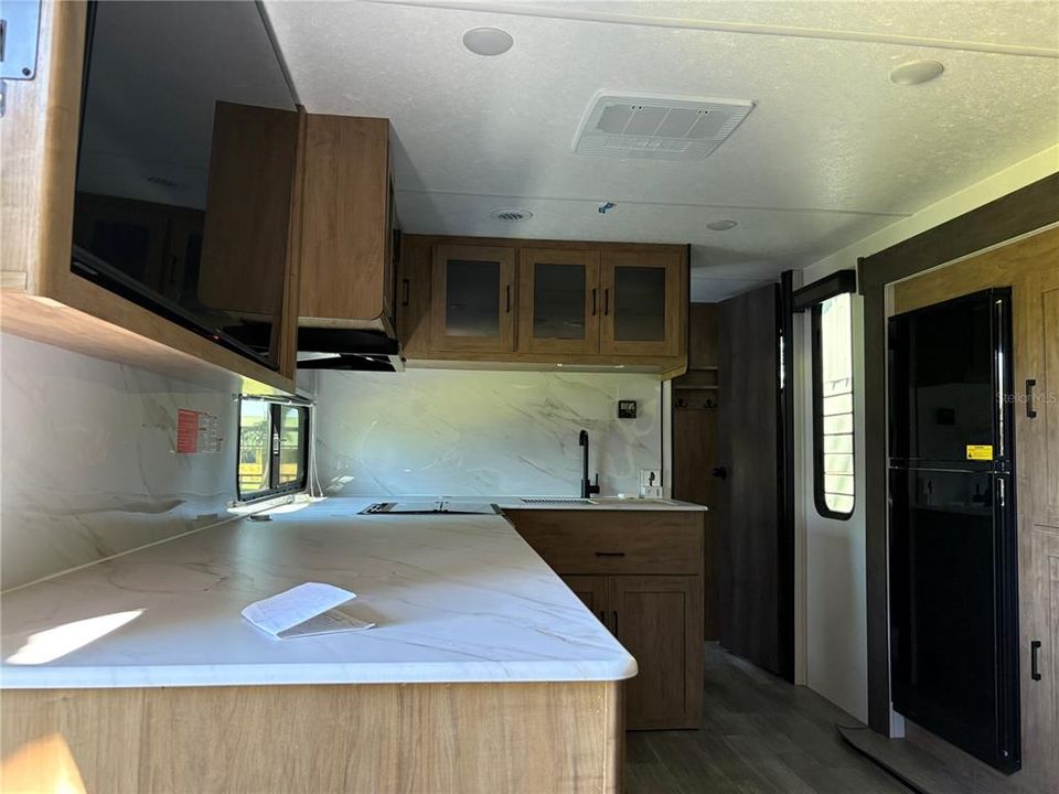 For Rent: $1,250 (1 beds, 1 baths, 448 Square Feet)