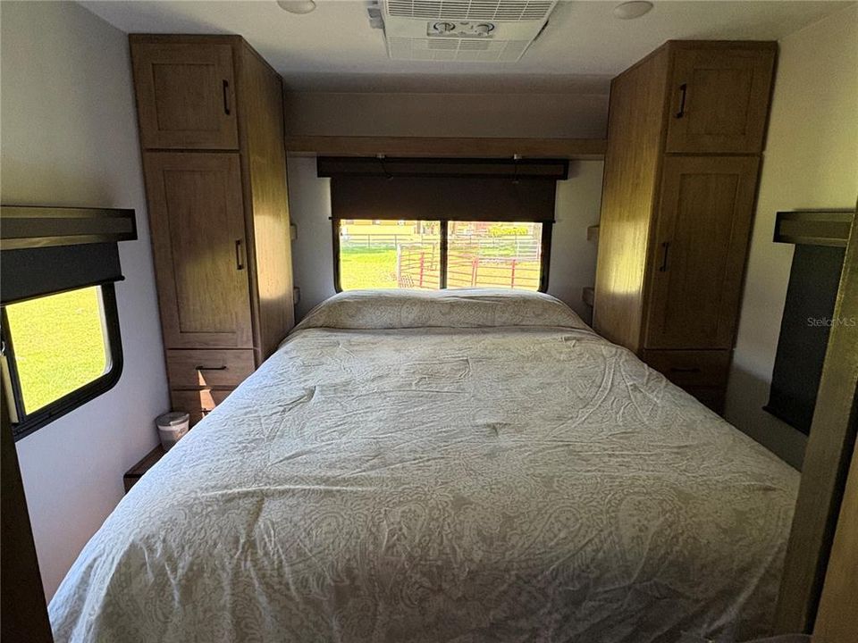 For Rent: $1,250 (1 beds, 1 baths, 448 Square Feet)