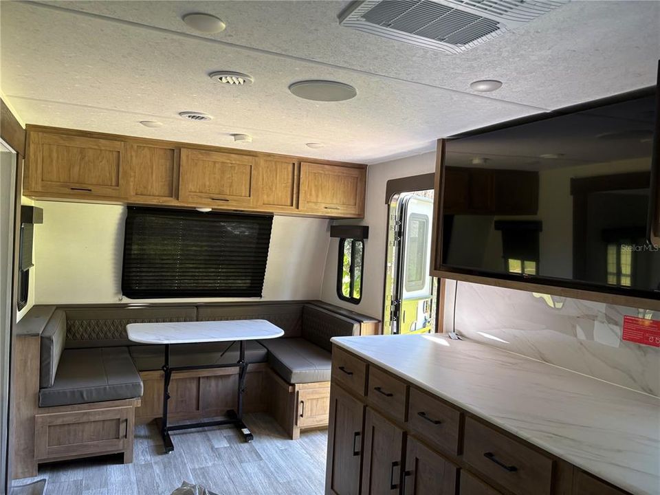 For Rent: $1,250 (1 beds, 1 baths, 448 Square Feet)