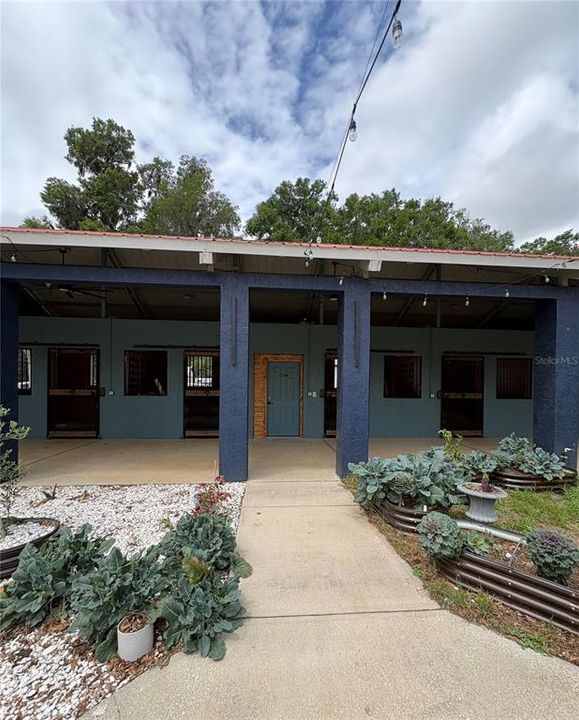 For Rent: $1,250 (1 beds, 1 baths, 448 Square Feet)