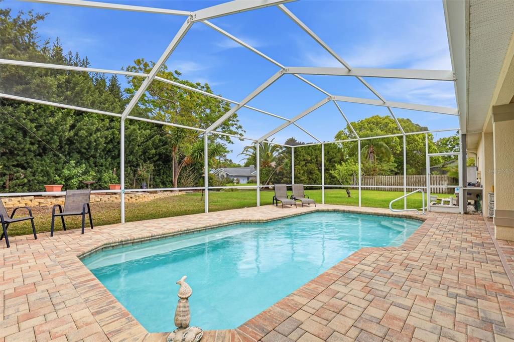 Activo con contrato: $365,000 (3 camas, 2 baños, 1776 Pies cuadrados)