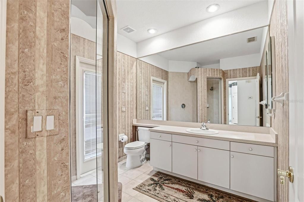 Activo con contrato: $365,000 (3 camas, 2 baños, 1776 Pies cuadrados)