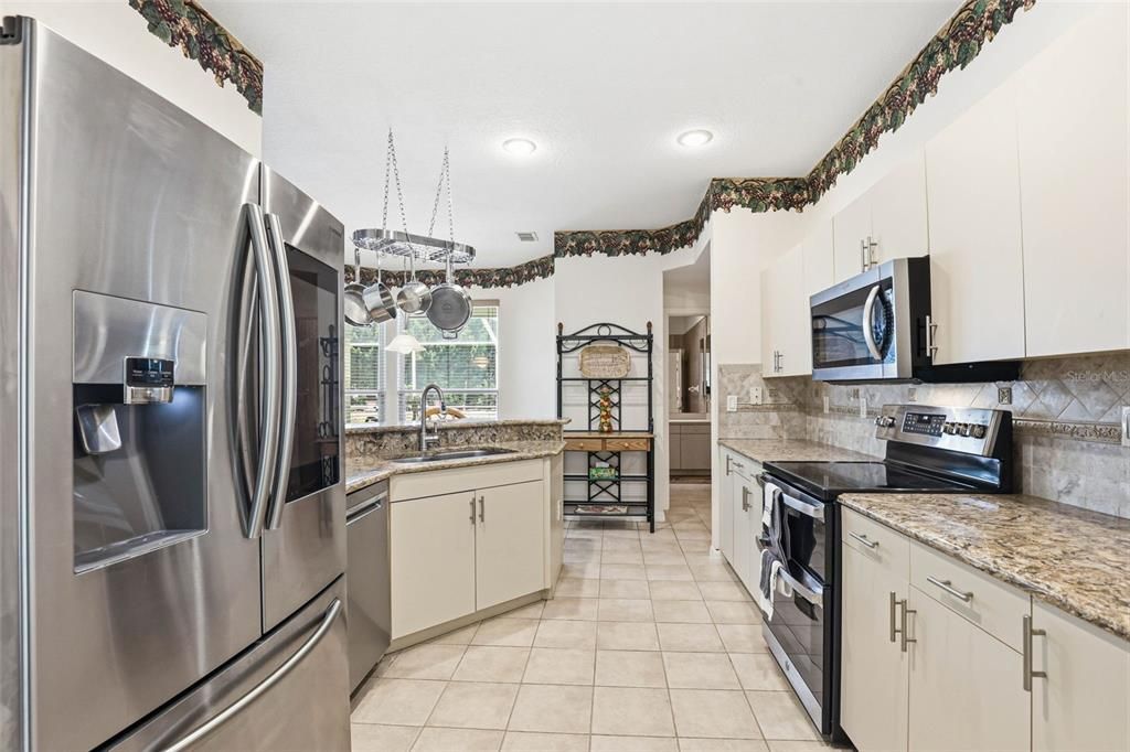 Activo con contrato: $365,000 (3 camas, 2 baños, 1776 Pies cuadrados)