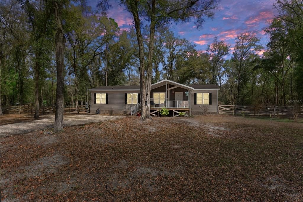 Active With Contract: $317,500 (3 beds, 2 baths, 1680 Square Feet)