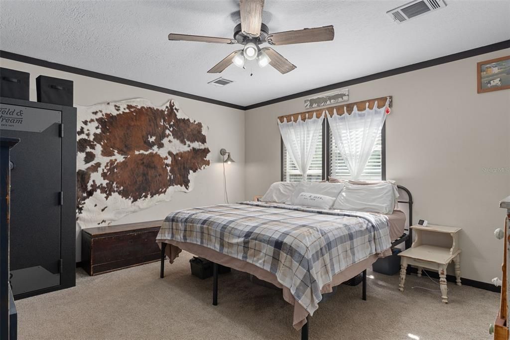 Active With Contract: $317,500 (3 beds, 2 baths, 1680 Square Feet)