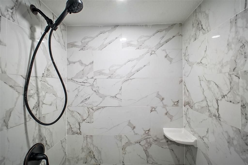 待售: $285,000 (2 贝兹, 1 浴室, 1292 平方英尺)