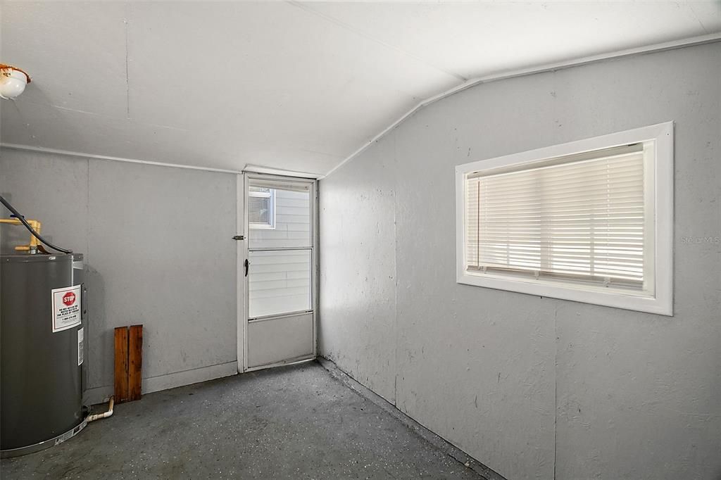 待售: $285,000 (2 贝兹, 1 浴室, 1292 平方英尺)